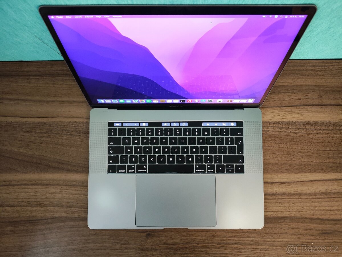 MacBook Pro 15.4" 2017 | i7 • 16GB • 256GB - 4