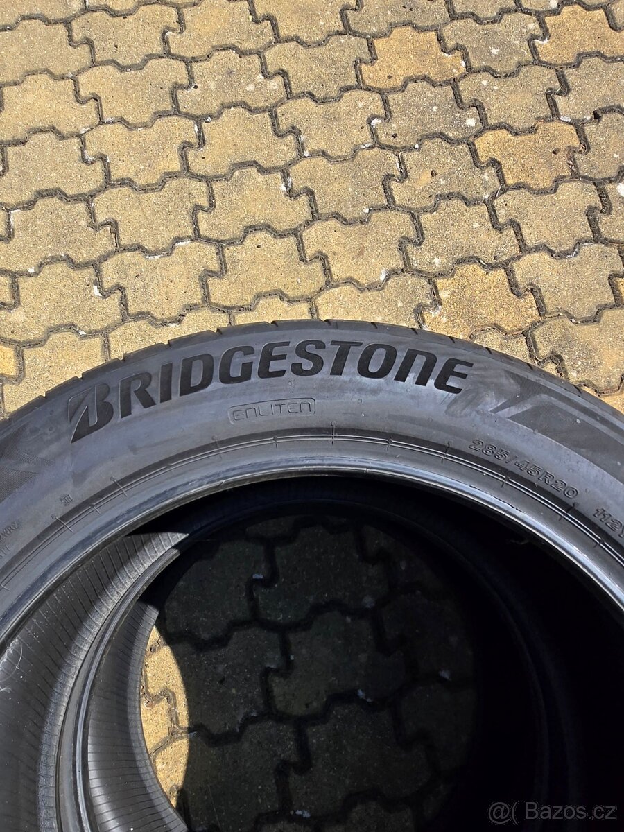 Prodám letní pneu Bridgestone R20 - 4