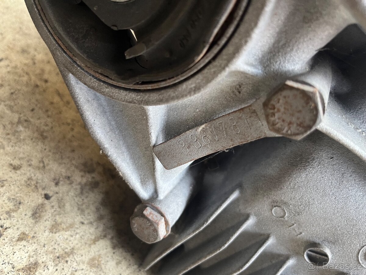 Diely E30, dif, podvozok, brzdove strmene - 4