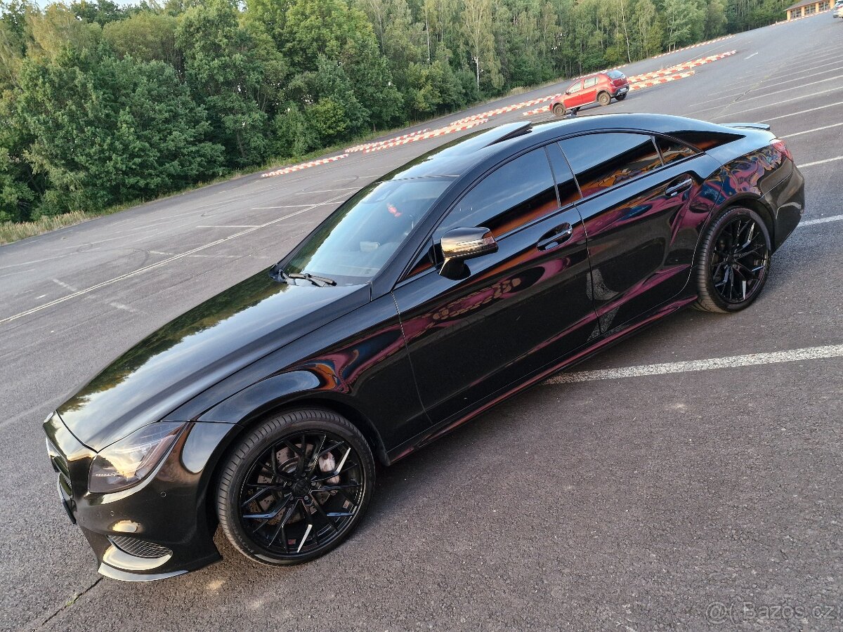 Mercedes-Benz CLS - 4