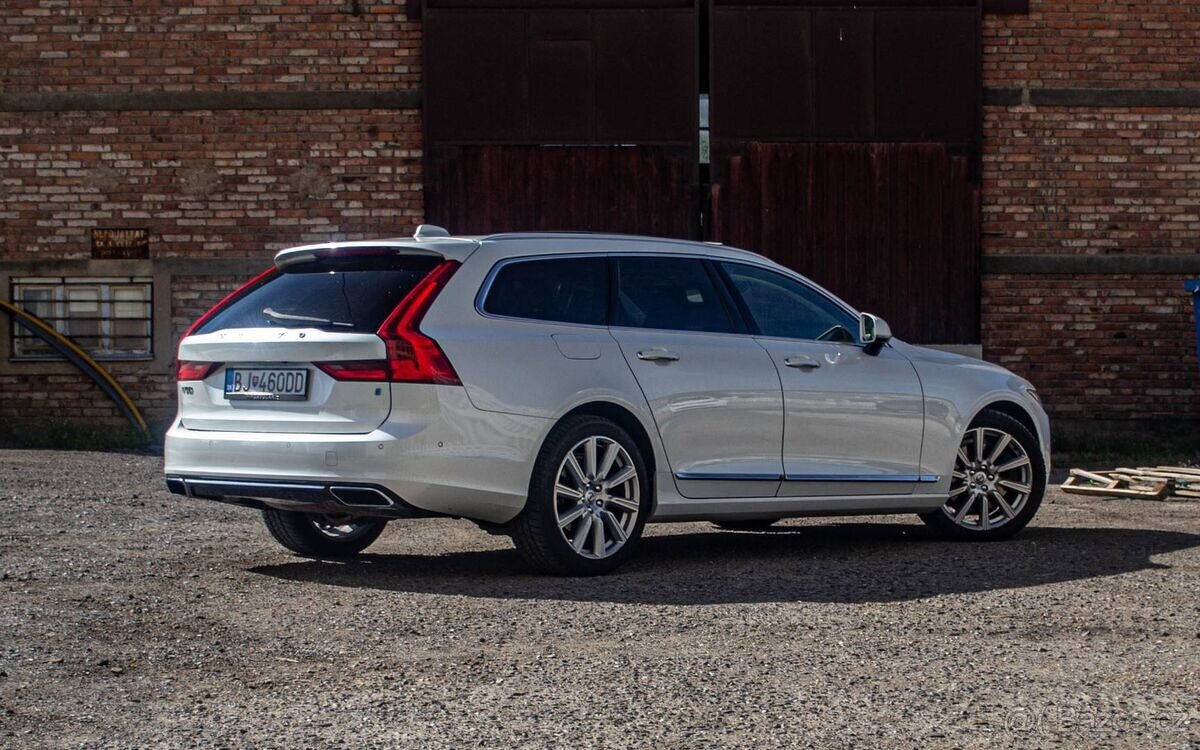 Volvo V90 D5 2.0L Inscription AWD A/T - 4