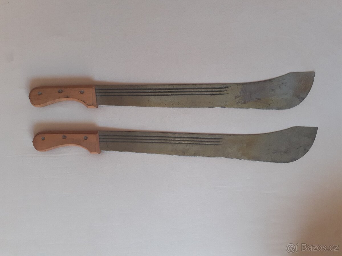Prodám 2 mačety - délka cca 71 cm, vyrobené v ČSSR - 4