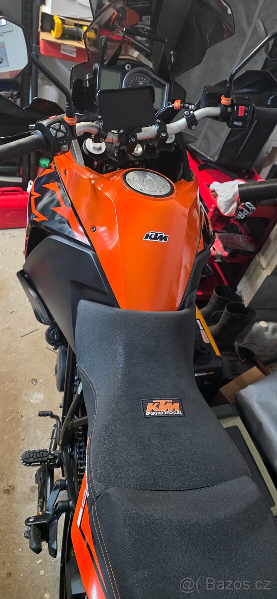 Ktm adventure 1090 - 4