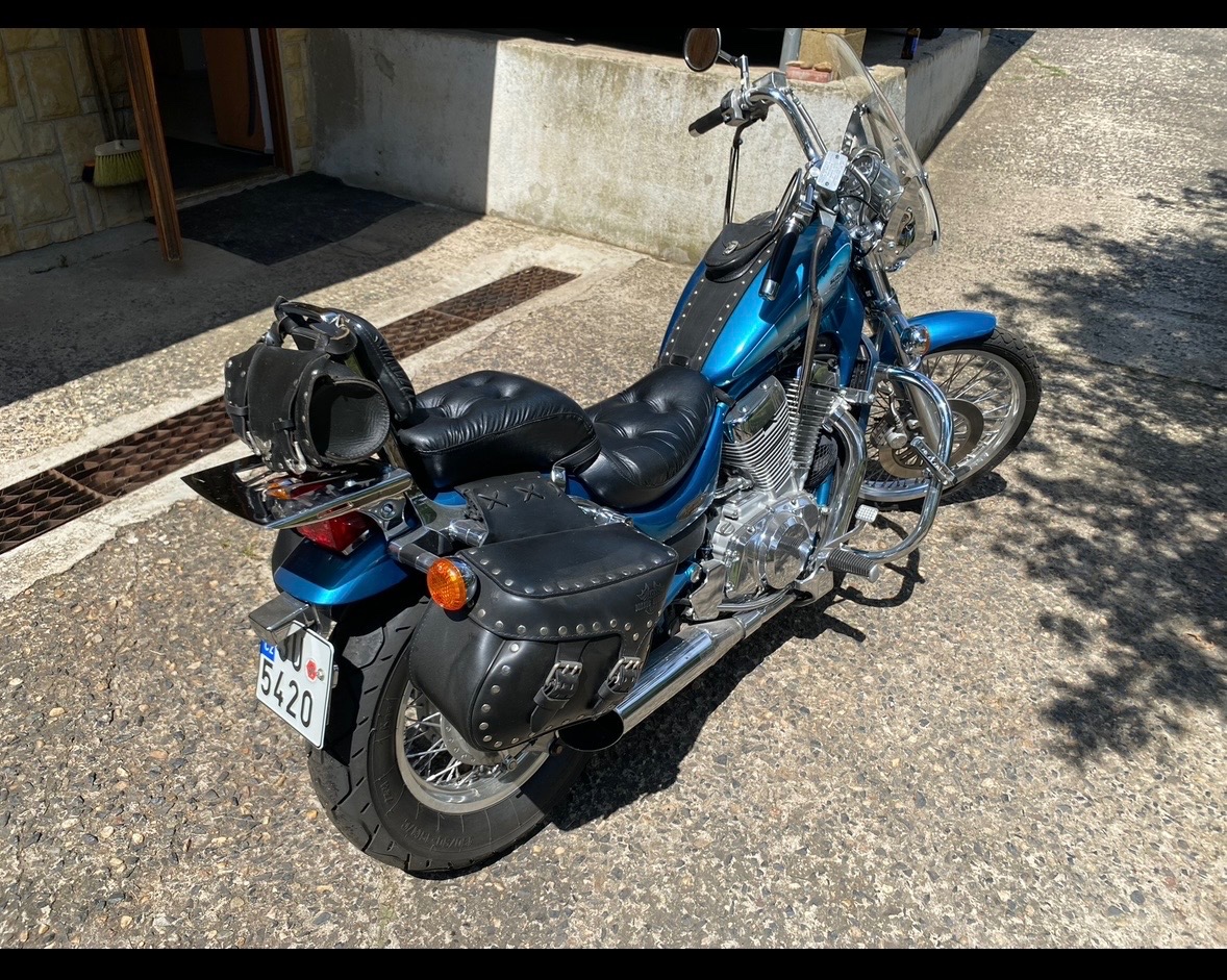 SUZUKI INTRUDER VS 800 - 4