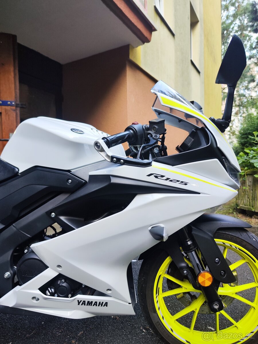 Yamaha YZF125R - 4