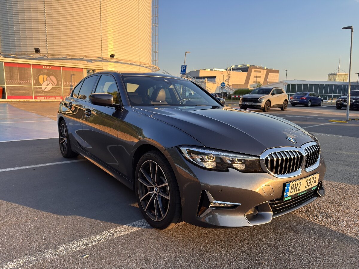 BMW 330xi xDrive Luxury - 4