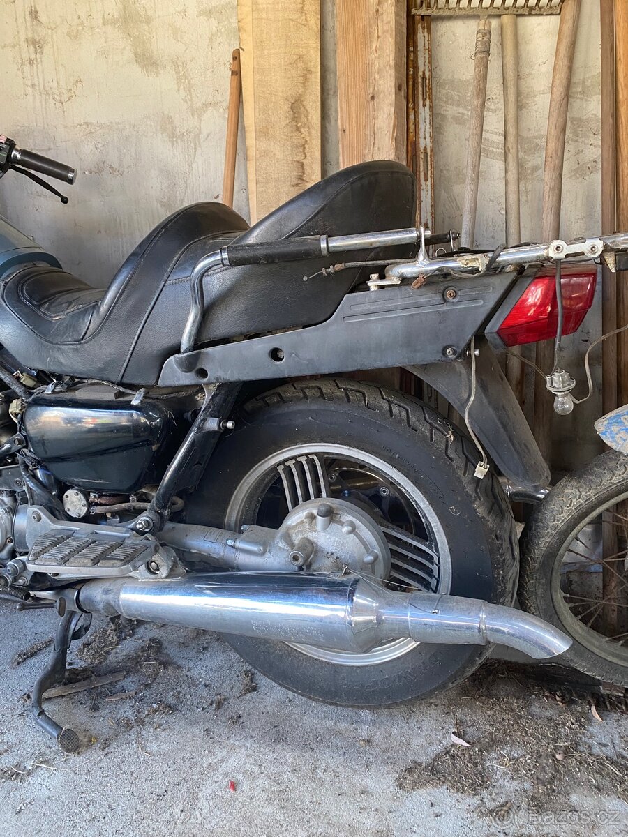 Yamaha XVZ 1300 - 4