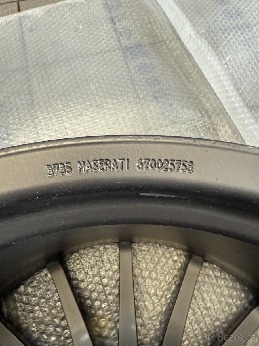 Maserati Quattroporte - 4