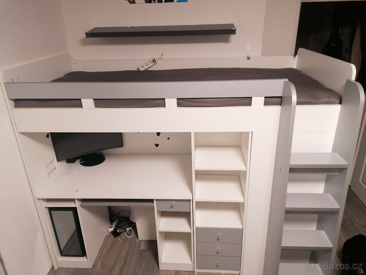 Studentská postel se stolem a skříní - 4