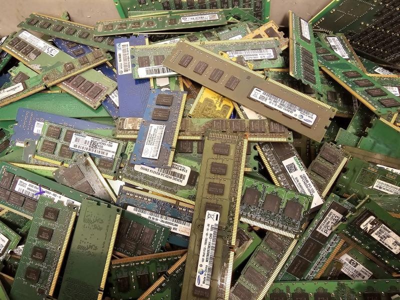 vykup RAM procesory od 600 kc - 4