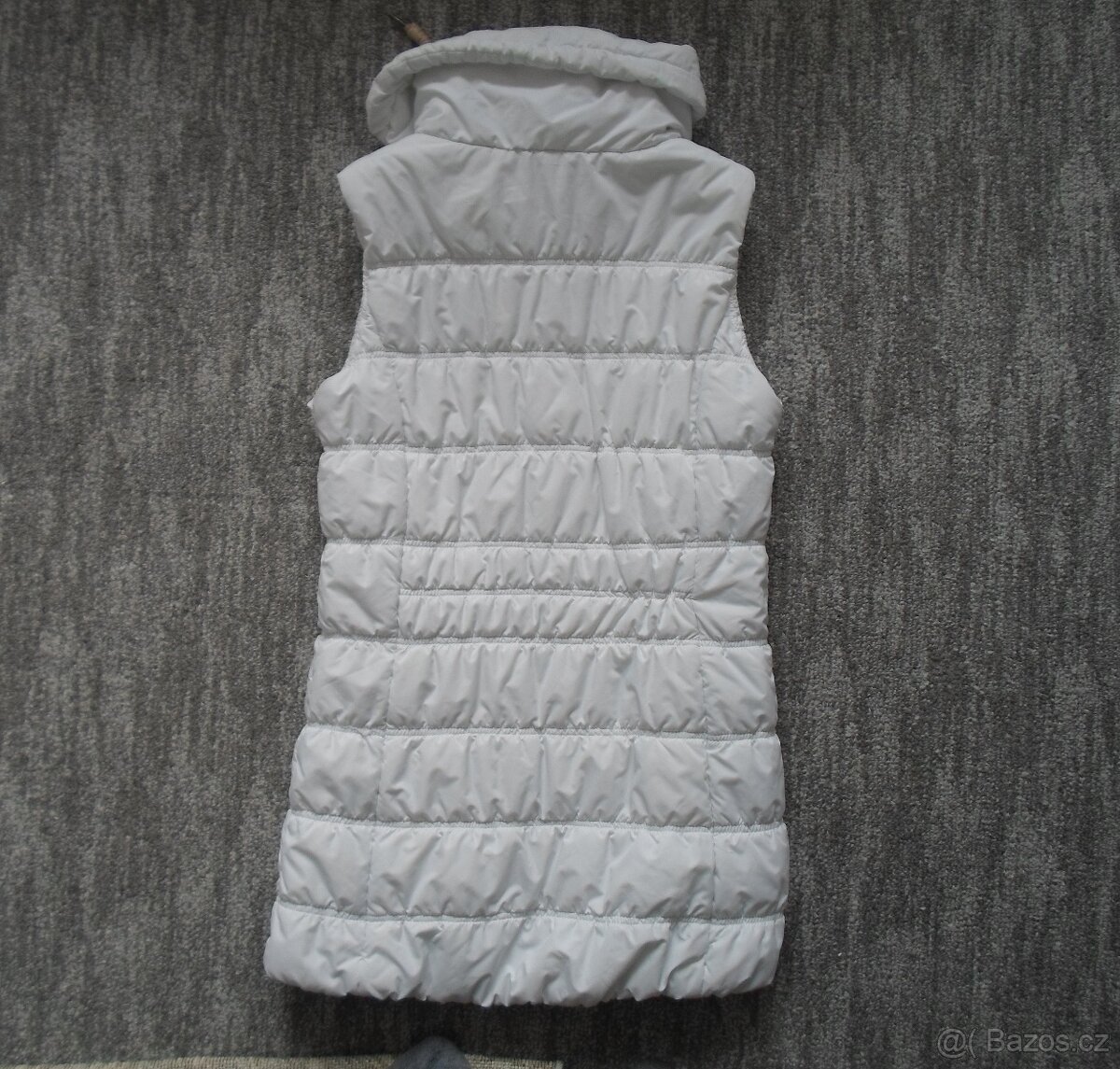 Bílá dlouhá delší zateplená vesta SAM - XS, S - 4