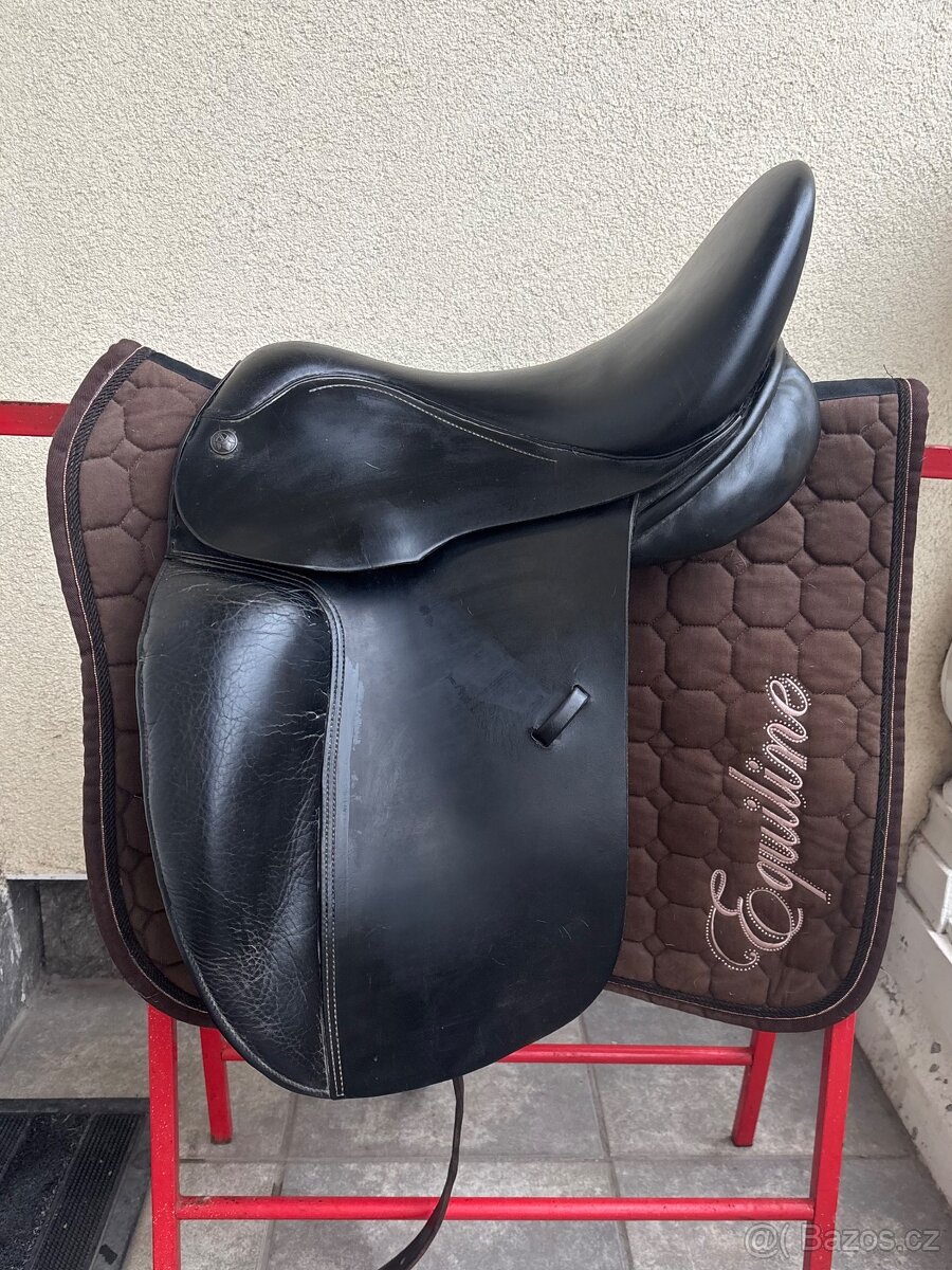 Drezúrne sedlo ako dekorácia - 4