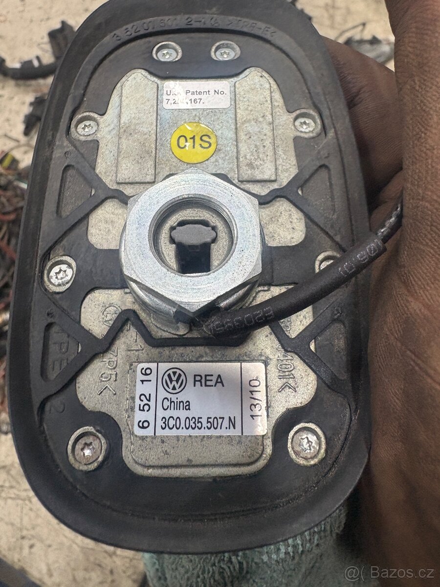 Zámek, anténa, jednotk ventilátoru - 4