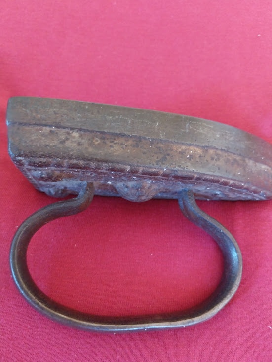 Starožitná ocelová nahřívací žehlička - 4