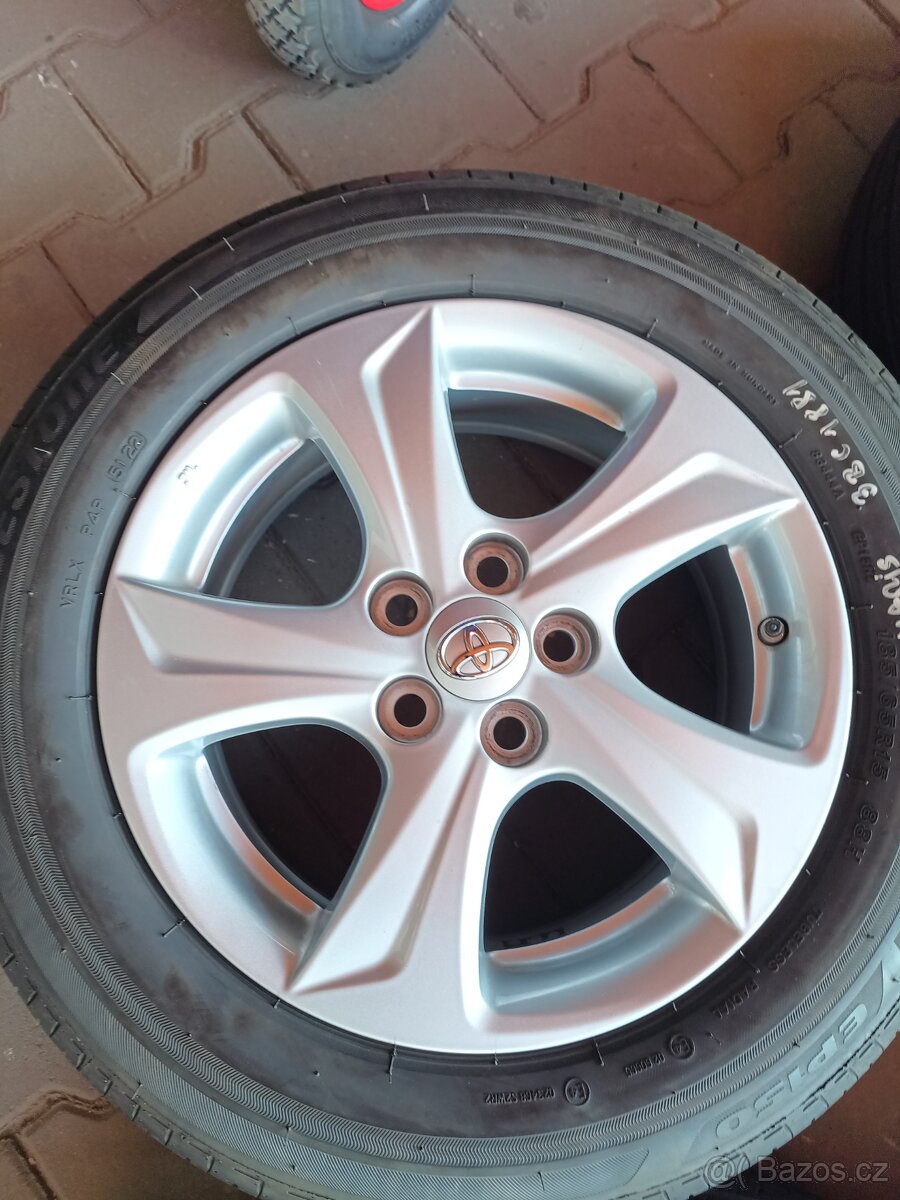 Toyota Yaris - 4
