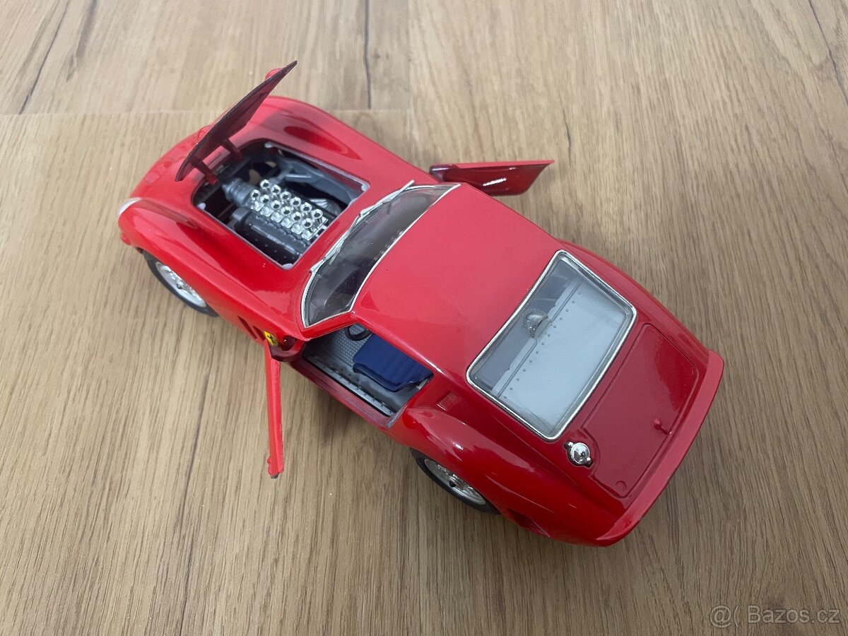 Modely aut - 1:24 - 4