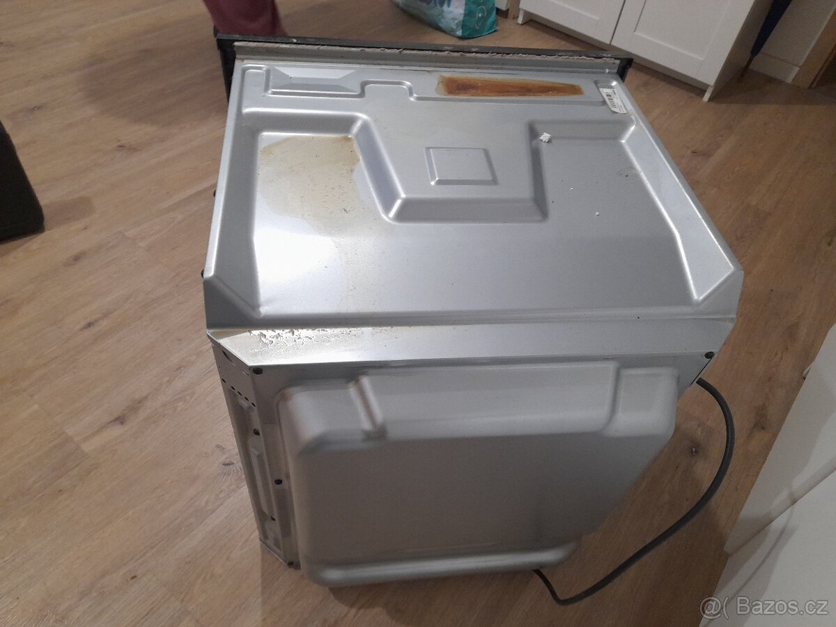 Věnuji vestavěnou troubu - 4