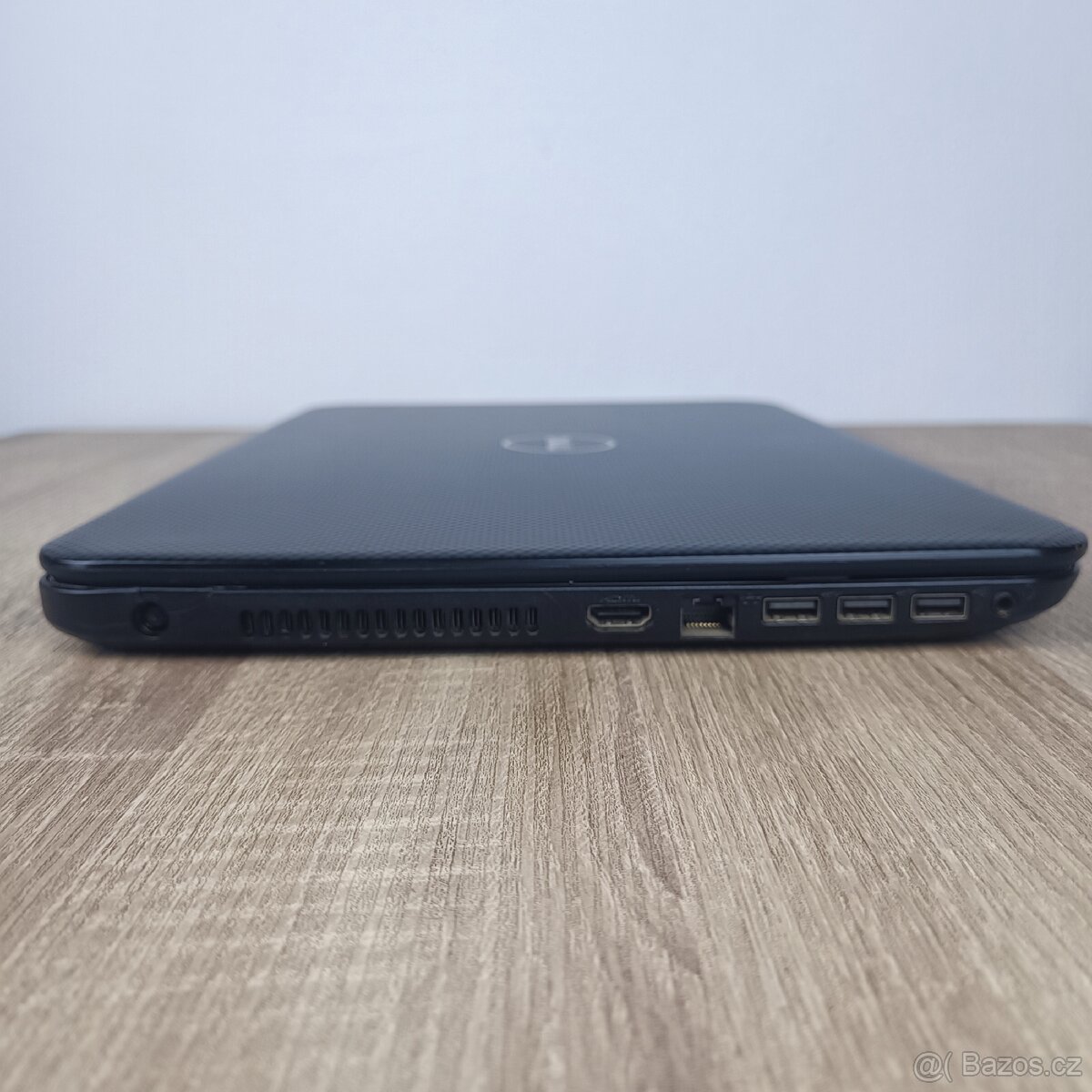 Levný notebook Dell - 4