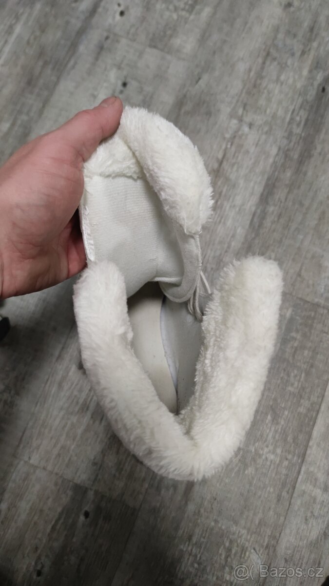 Dívčí lední brusle - 4