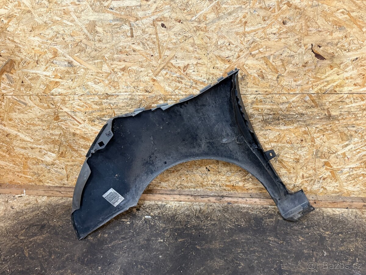 PRAVÝ PŘEDNÍ BLATNÍK CITROEN C4 PICASSO 2009 - 4