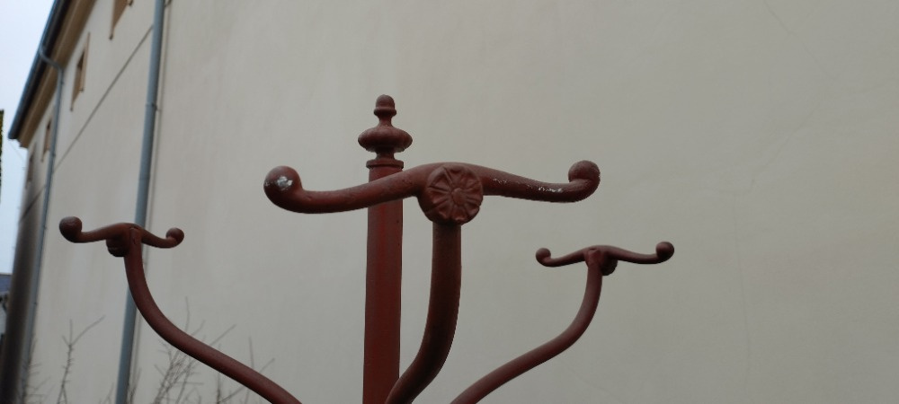 Elegantní kovový věšák – vintage / industriální styl - 4