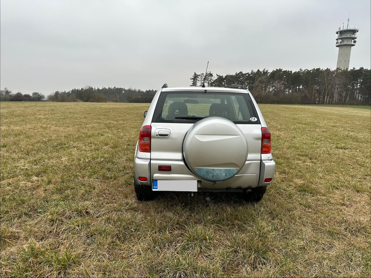 TOYOTA Rav4 2.0 D4D 4x4 plně funkční - 4