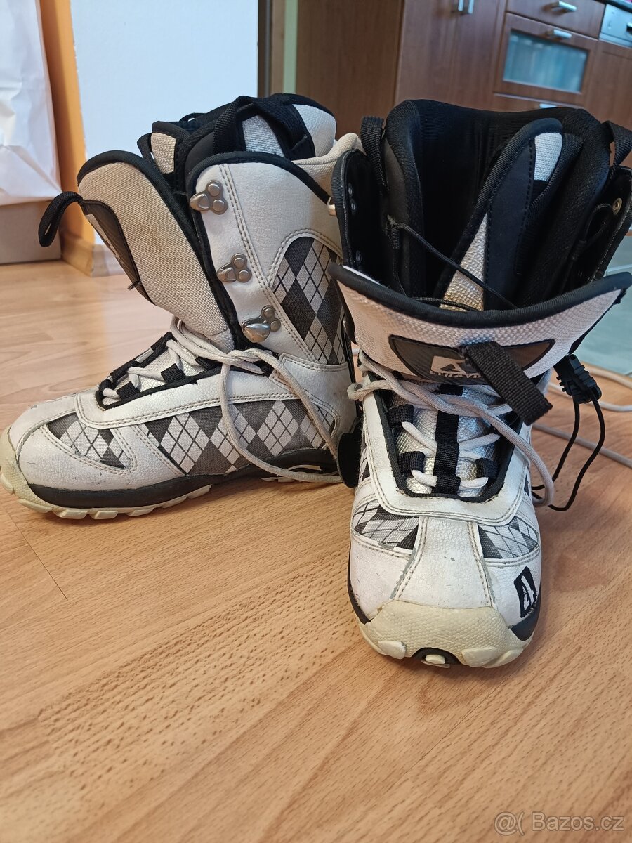 Boty na snowboard 240 mm (37) - 4