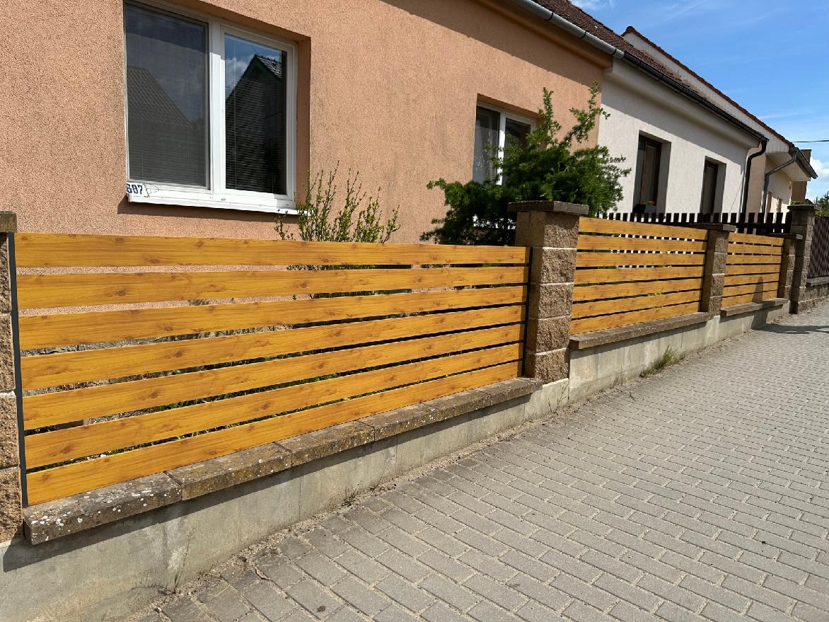 Hliníkový plot, výplň do pergol, dřevodekor - 4