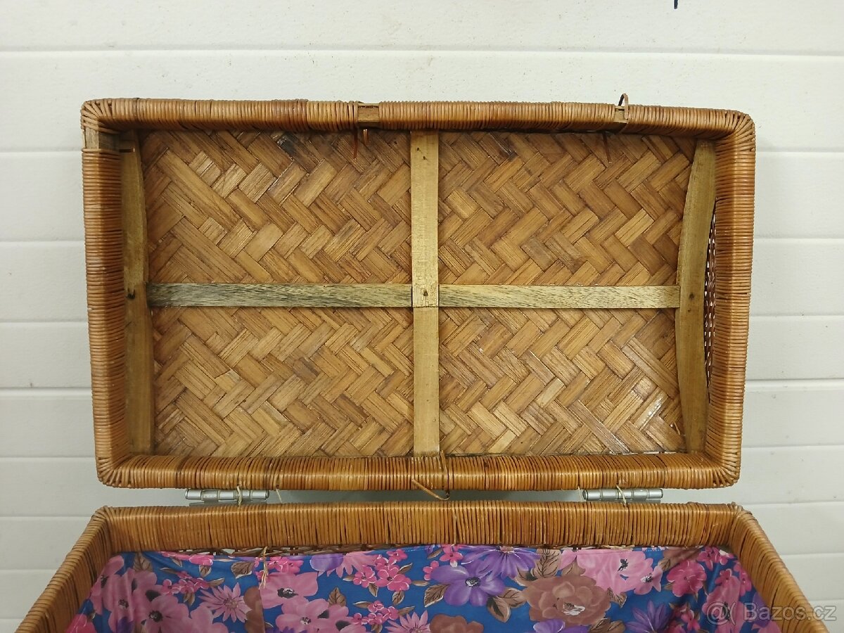Starožitný proutěný kufr - 4