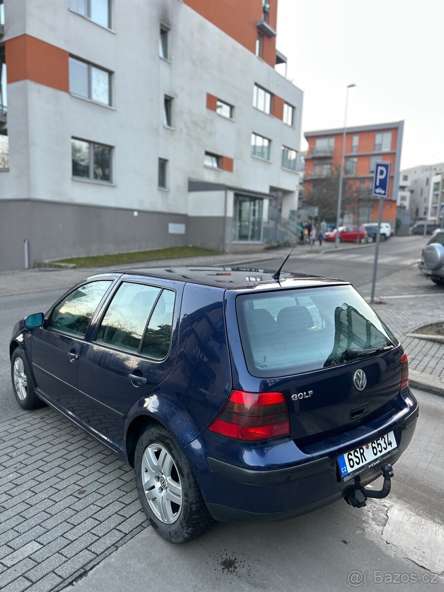 Volkswagen Golf 1.6 benzin - 4