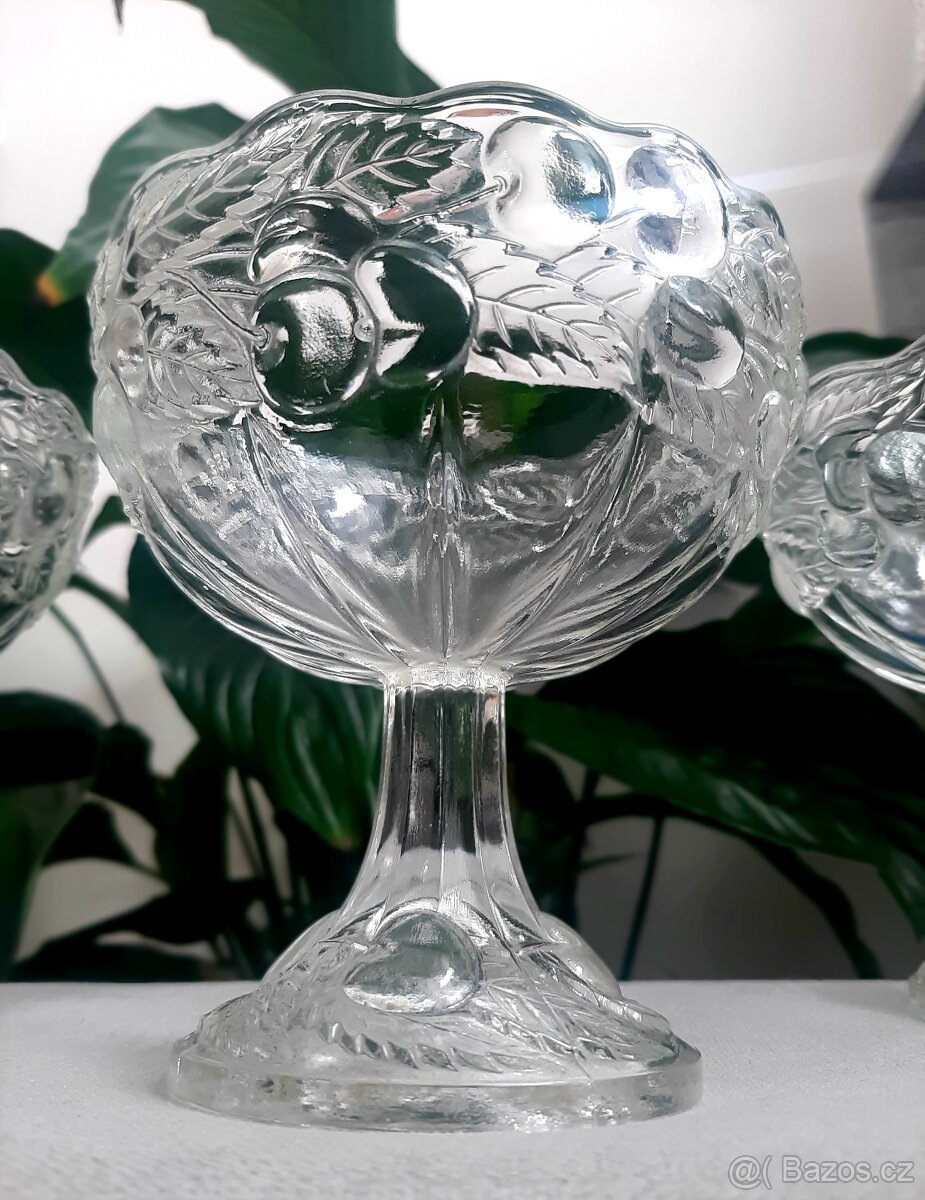 Skleněné poháry, misky, sklenice na kávu a jiné.. - 4