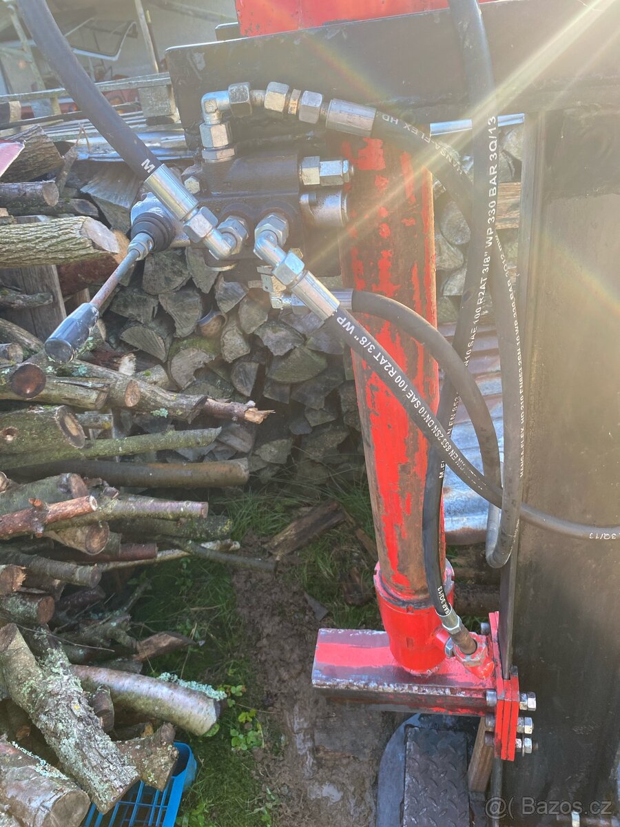 Štípačka za traktor - 4