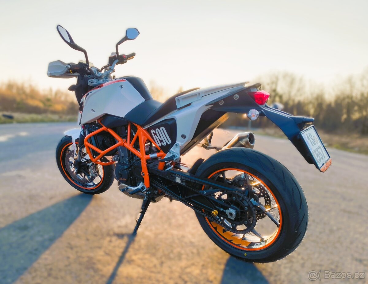 KTM Duke 690 - 4