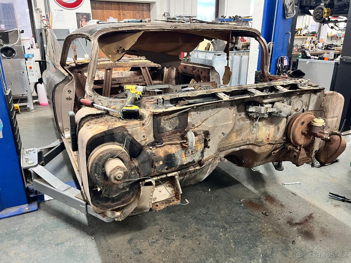 Cadillac DeVille Coupe - 4