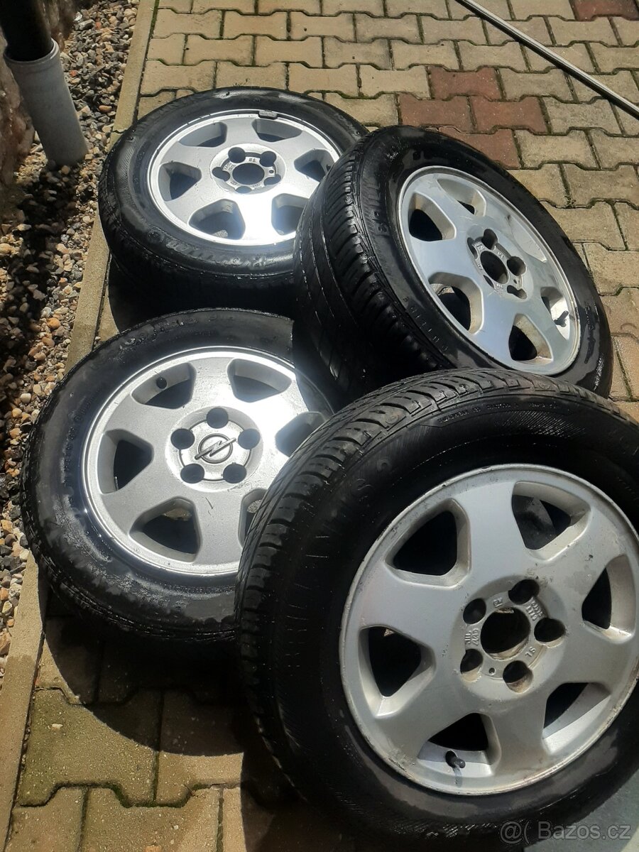 15 alu kola s pneu - 4