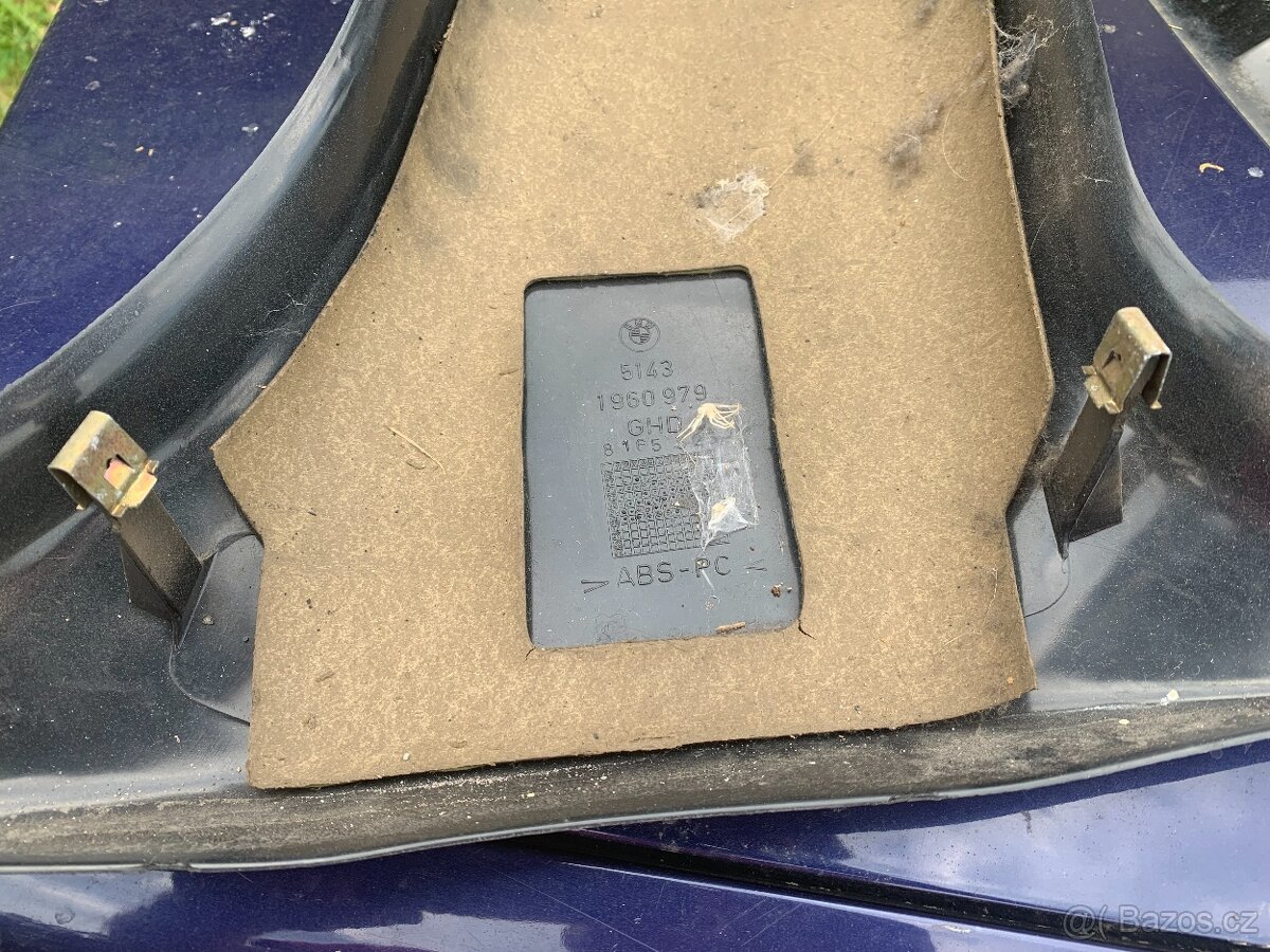 P: Díly BMW e36 B-sloupky - 4