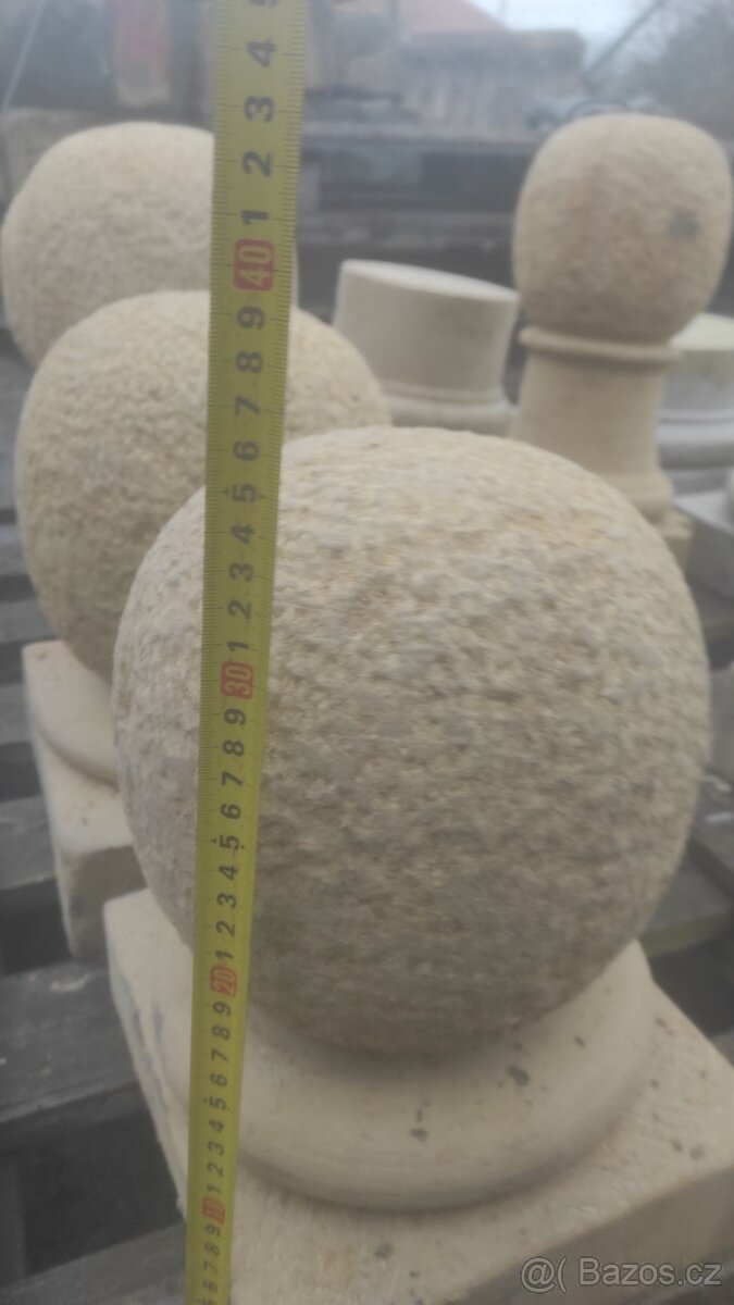 Kamenná koule s podstavcem, pískovcové ozdoby, 6 ks - 4