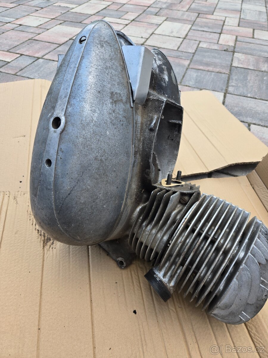 motor JAWA kývačka 250 - 4