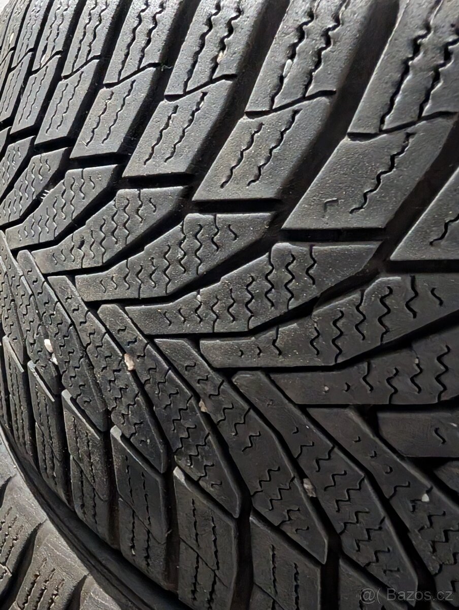 Zimní pneu 215/40 R18 Nexen winguard sport 2 - 4