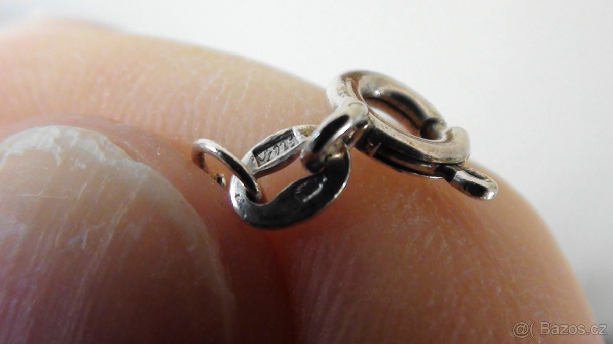 2 STŘÍBRNÉ ŘETÍZKY, 1 STŘÍBRNÝ PŘÍVĚSEK - PŮLMĚSÍC - 4