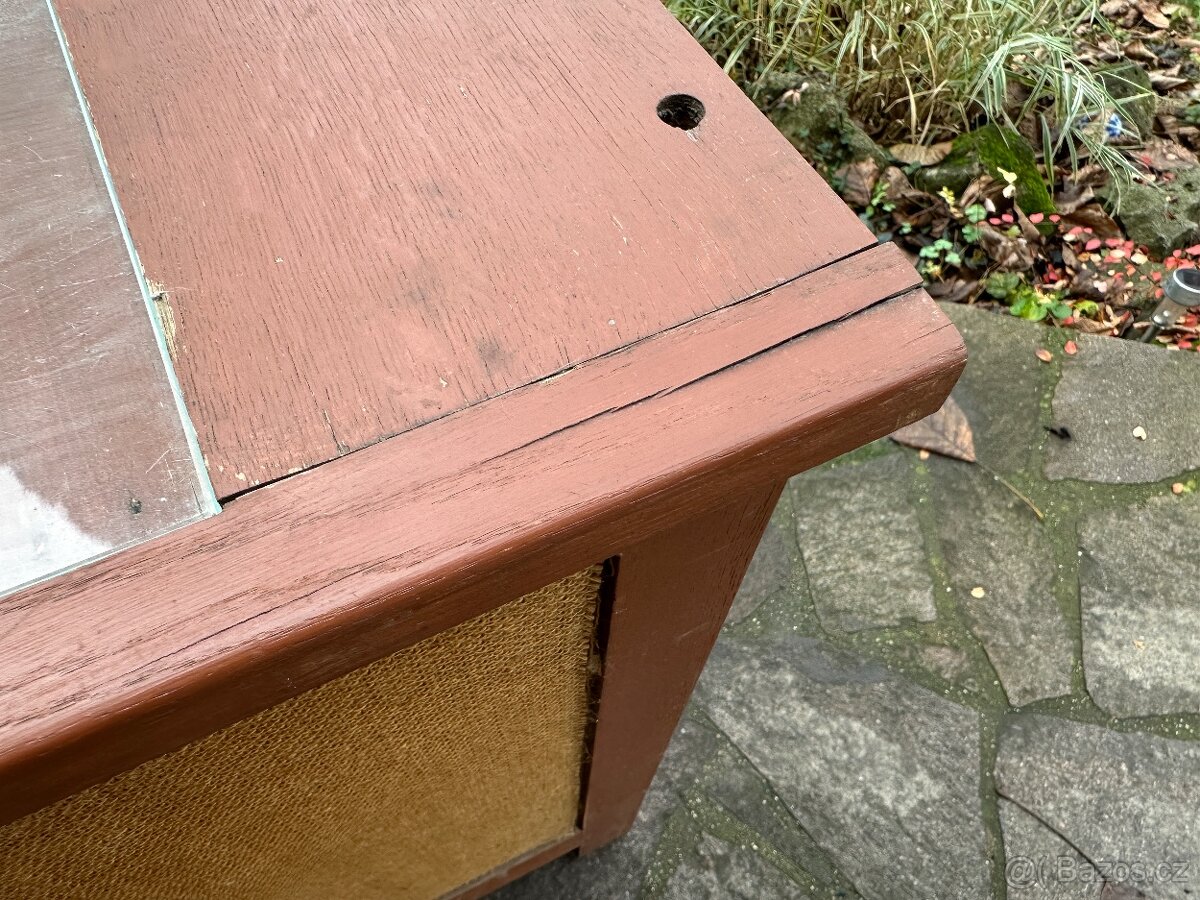 Starý noční stolek - 4