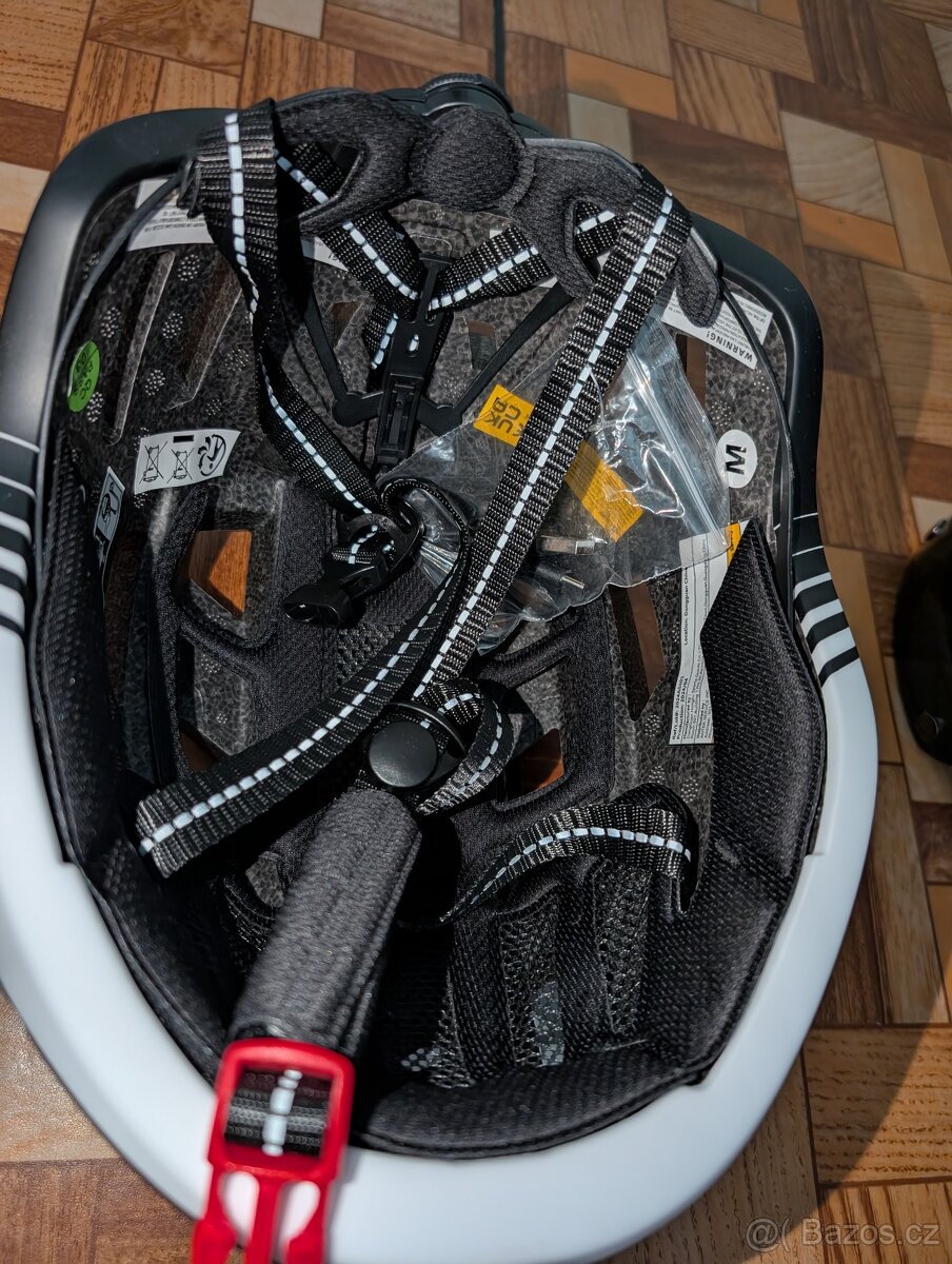 4x cyklo přilba ,kšilt brýle a zadní světlo na usb - 4