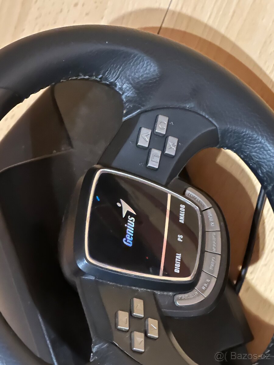 Herní volant Genius - 4
