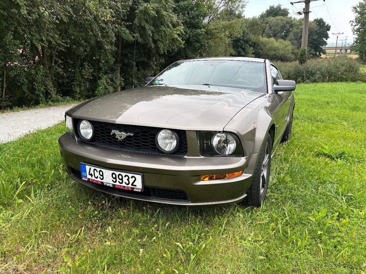 Ford Mustang 4,6 GT - 4