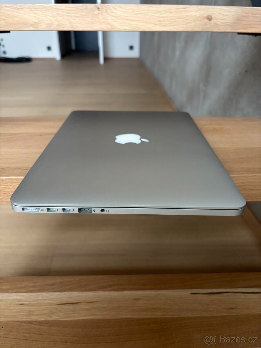 Macbook pro 13 palců - 4