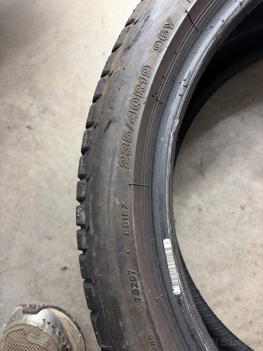 Letní pneu 235/40/19 - 4