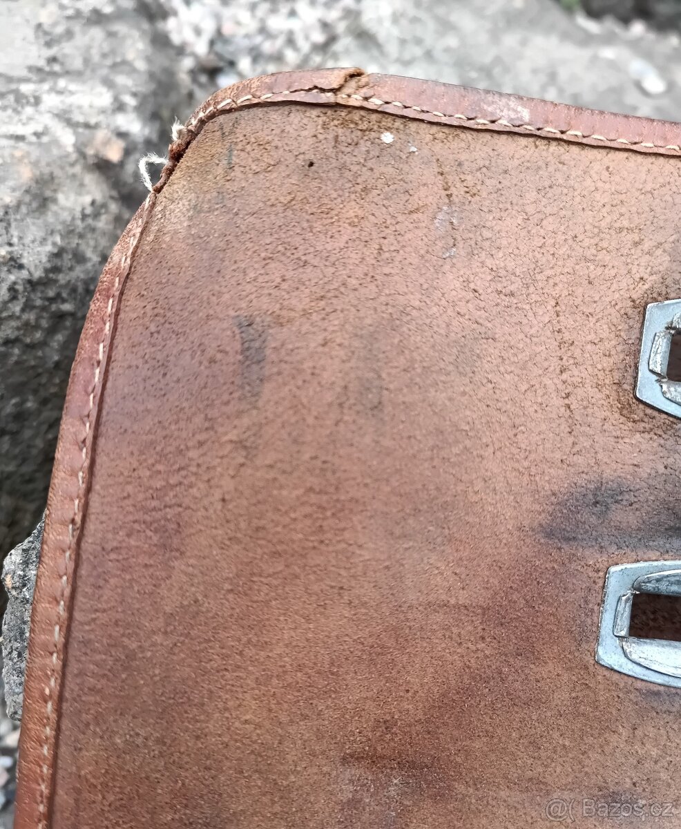 Stará vojenská kožená důstojnická brašna - 4