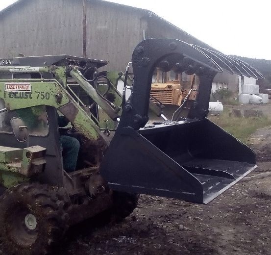 Lopata s přidržovačem pro smykový nakladač - 4