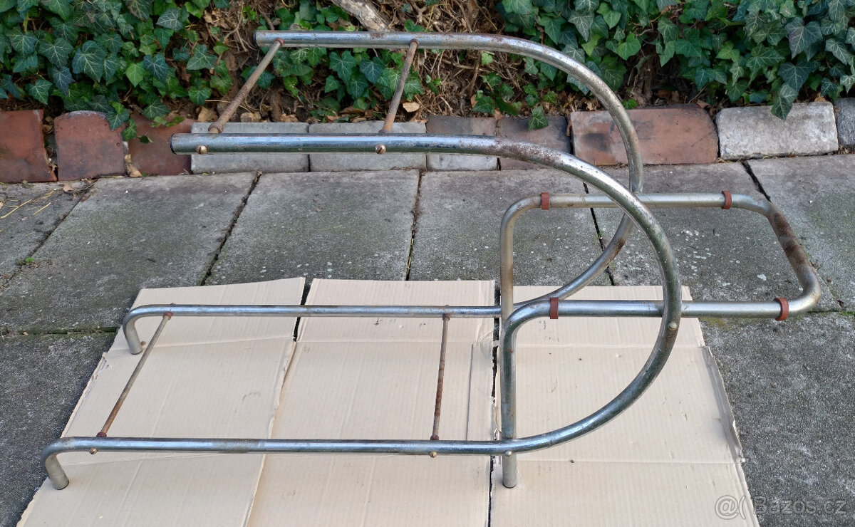 stojan, stolek na květiny z ohýbaných trubek k renovaci - 4