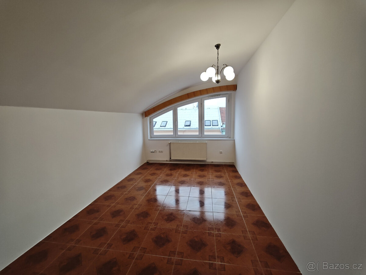 Pronájem bytu 2+1 63 m², Pardubice - Zelené Předměstí - 4